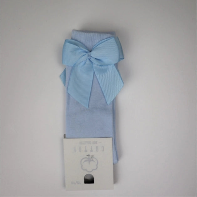 Kniekousje met strik babyblauw